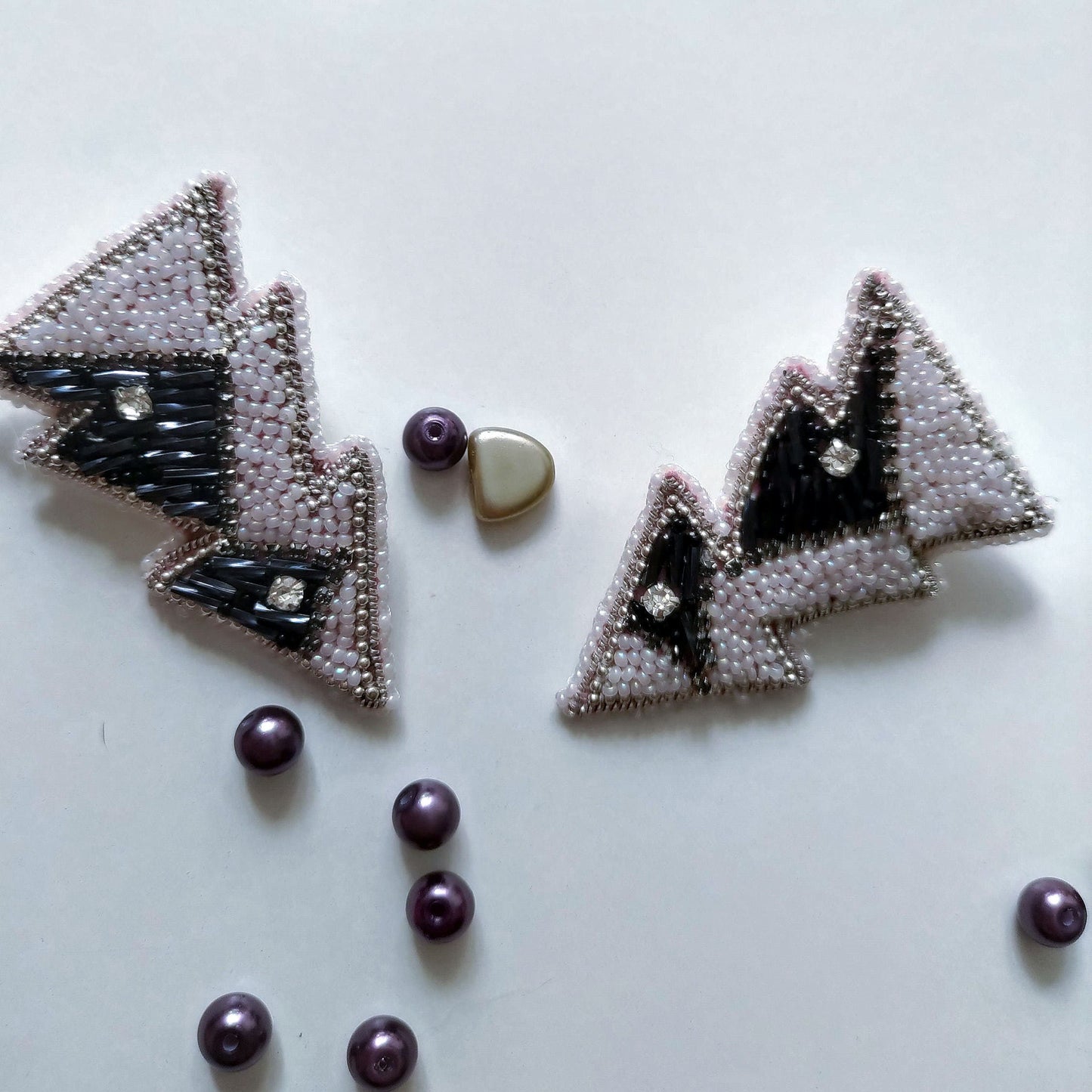 Lightweight Embroidered Earrings with Stud Closure - Black and White Geometric Pattern Inspired by Lightning